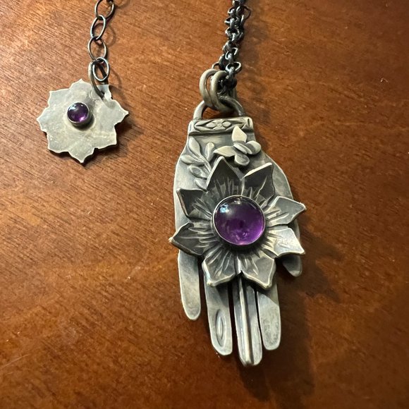 Chromafusion Etsy Artisan Sterling Silver Hand with Amethyst Necklace - Picture 2 of 3
